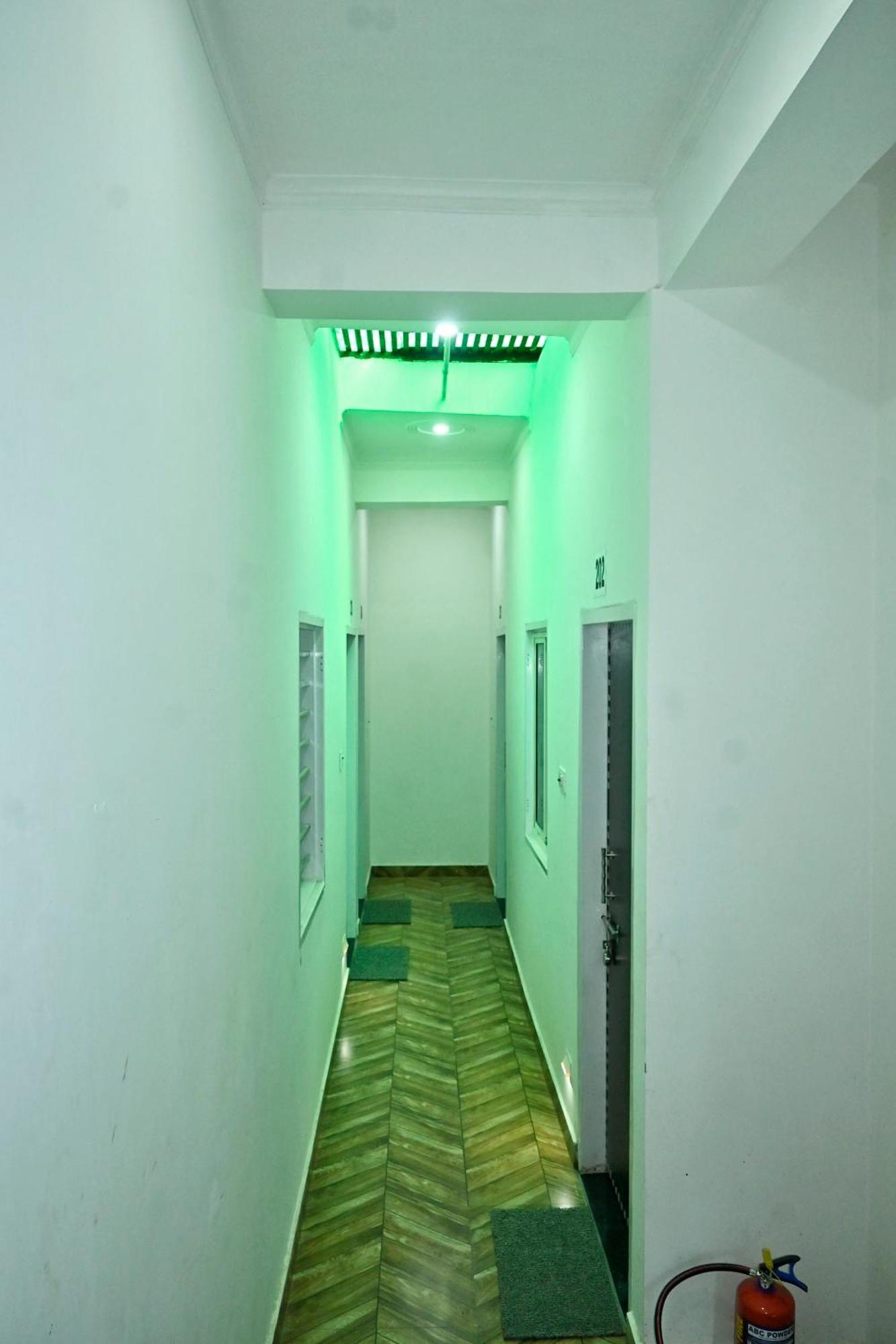 Hotel Pitambara Dham Vrindāvan Exterior foto